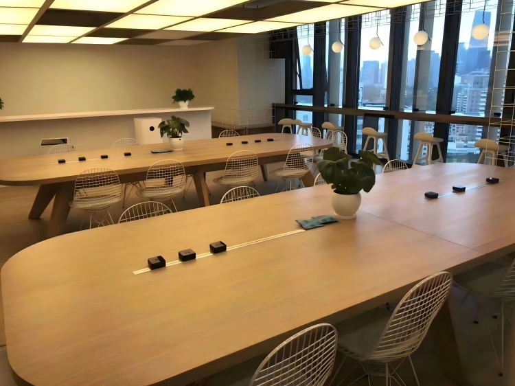 簡約辦公室裝修，高效美學辦公空間